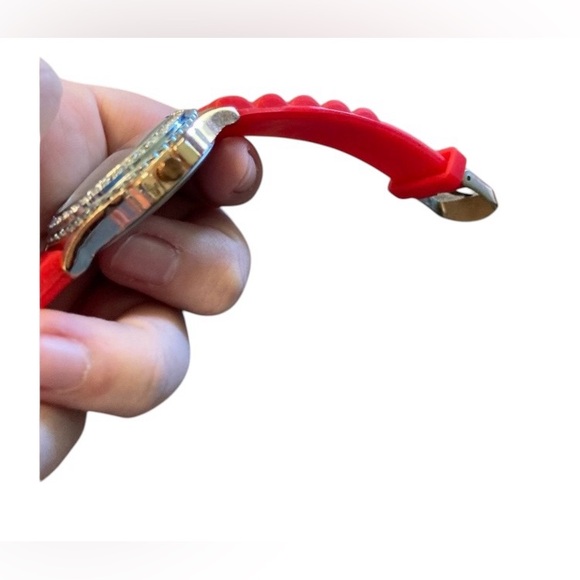 Women’s Geneva Quartz and stainless steel watch with Red jelly Band - Picture 6 of 6